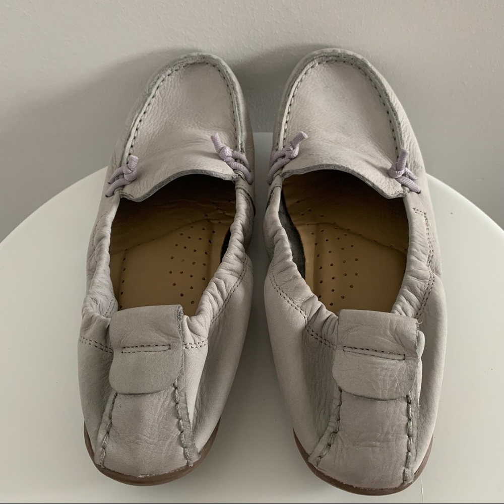 Hush Puppies - Light Grey Leather Stretch Loafers - Size 8M